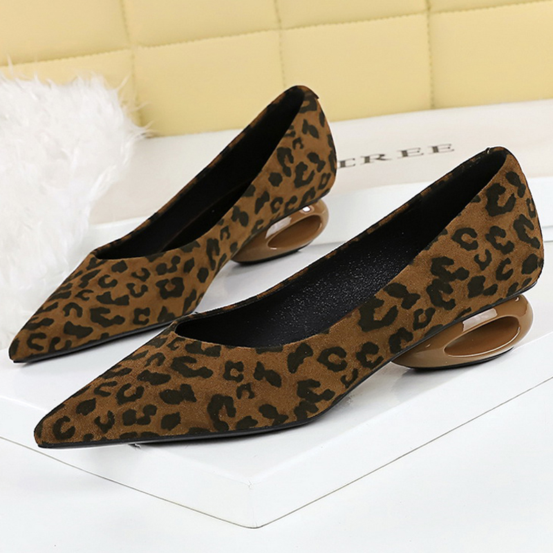 BIGTREE รองเท้าส้นเตี้ย รองเท้ - Shoe Tree บทวิจารณ์และราคา